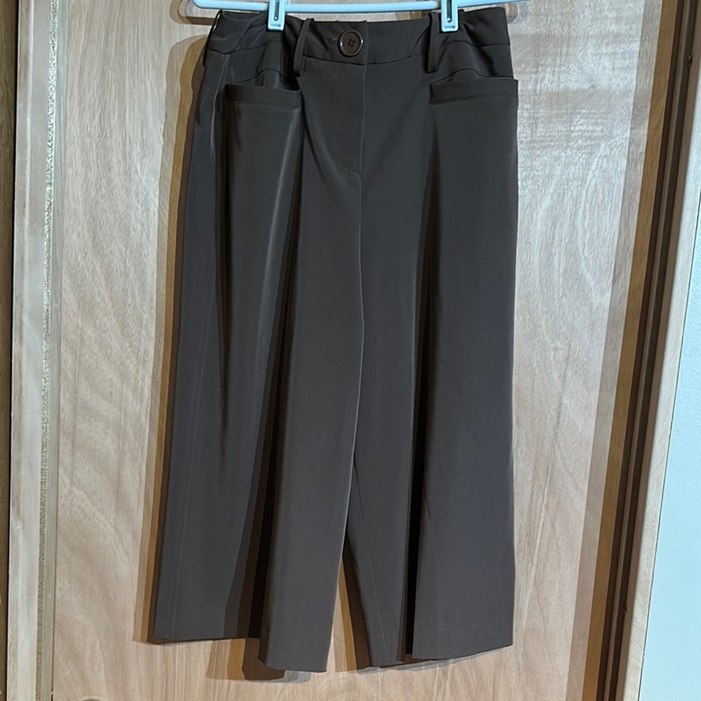 Larry Levine stetch capris 10